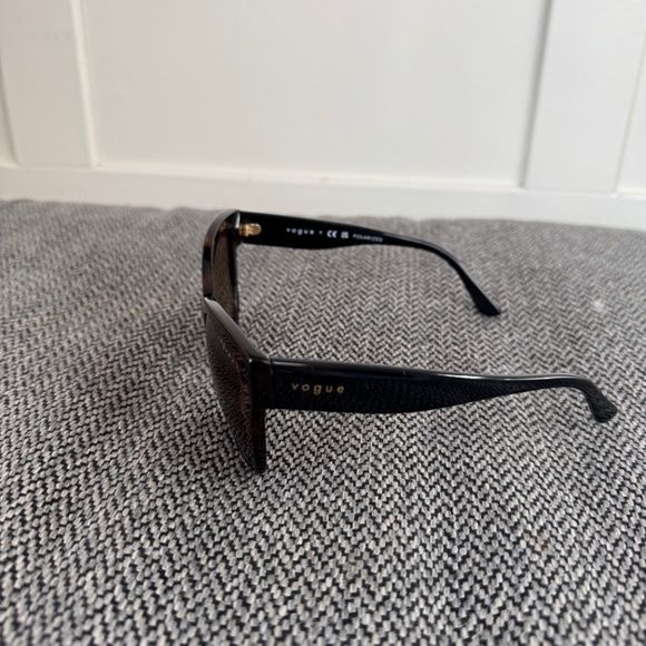 NEW Vogue Ladies Sunglasses, VO 5338-S Eye Sunglasses Black Plastic Frame - Picture 4 of 10